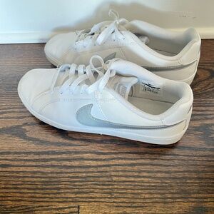 Women’s Nike Sneaker